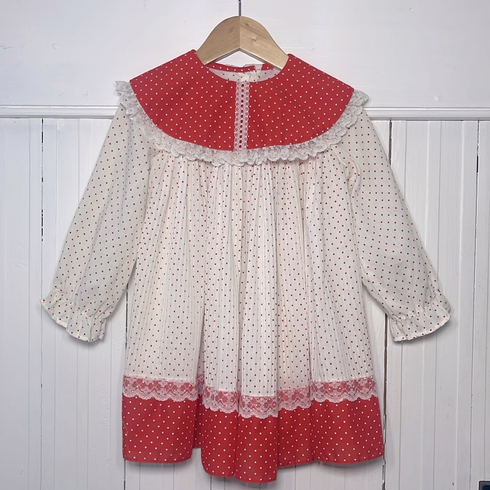 VINTAGE 70’s CUSTOM MADE EUC Pristine Pleated Red Polka Dot Lace Collar Dress